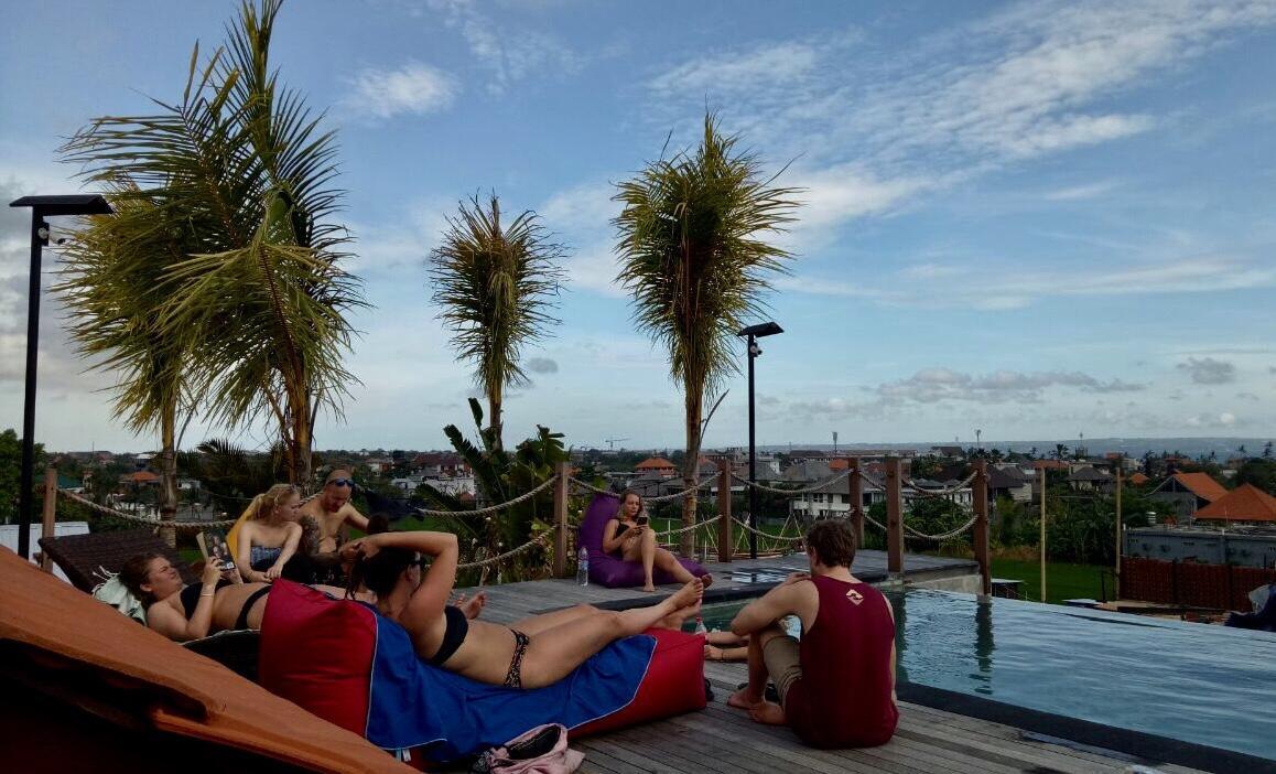 The Escape Hostel Canggu Buitenkant foto