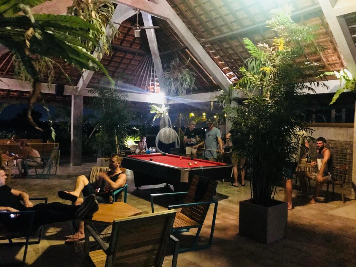 The Escape Hostel Canggu Buitenkant foto